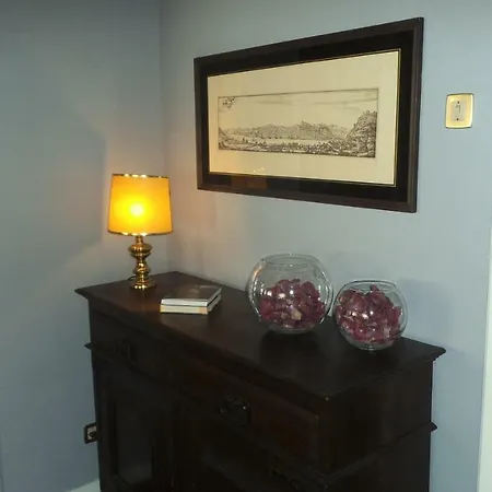 Apart 2d Metro Station Apartment